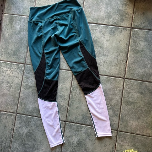 Orag Yoga Workout Athletic Leggings 
Good condition 
Size small - Picture 2 of 4